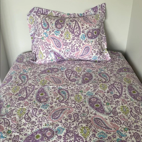 Pottery Barn Kids Brooklyn Twin Bedding Set - Picture 2 of 4